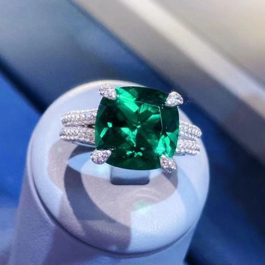 Fashion Grandmother Green High Carbon Diamond Female Ring