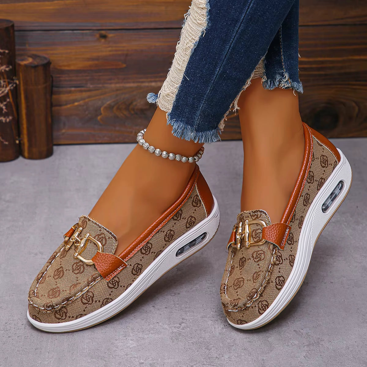2024 New Autumn Women Trend Retro Designer Flat Shoes Women Fashionable round Toe Metal Decoration Casual Shoes Zapatos De Mujer